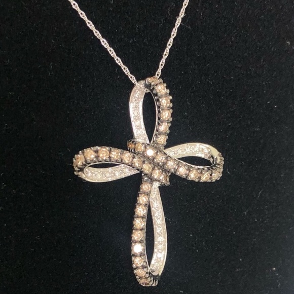 Diamond cross necklace 2 ct. - Picture 3 of 10